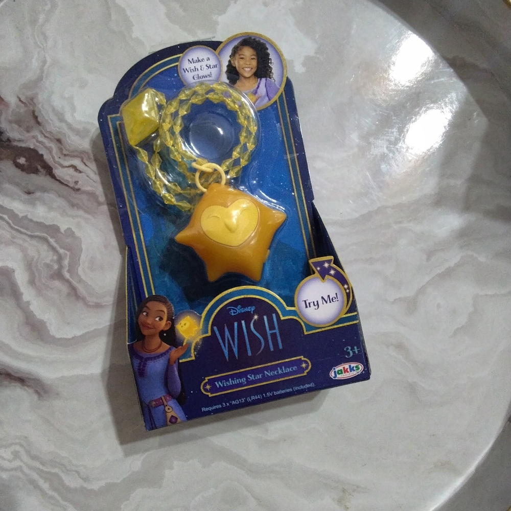 Disney Wish Asha Doll with Star Necklace Bundle - Picture 5 of 6